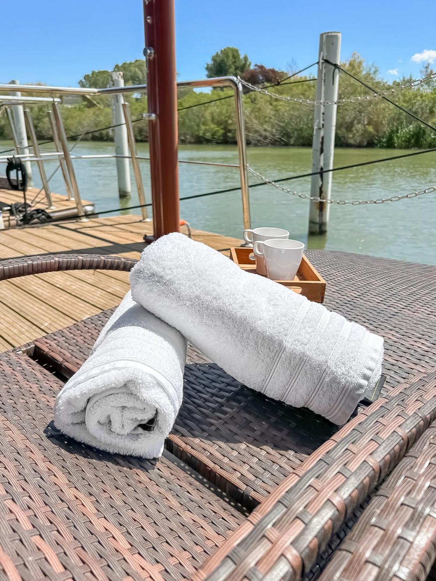 Sejour Unique Sur Un Bateau "Marius" Hotell Vauvert Eksteriør bilde