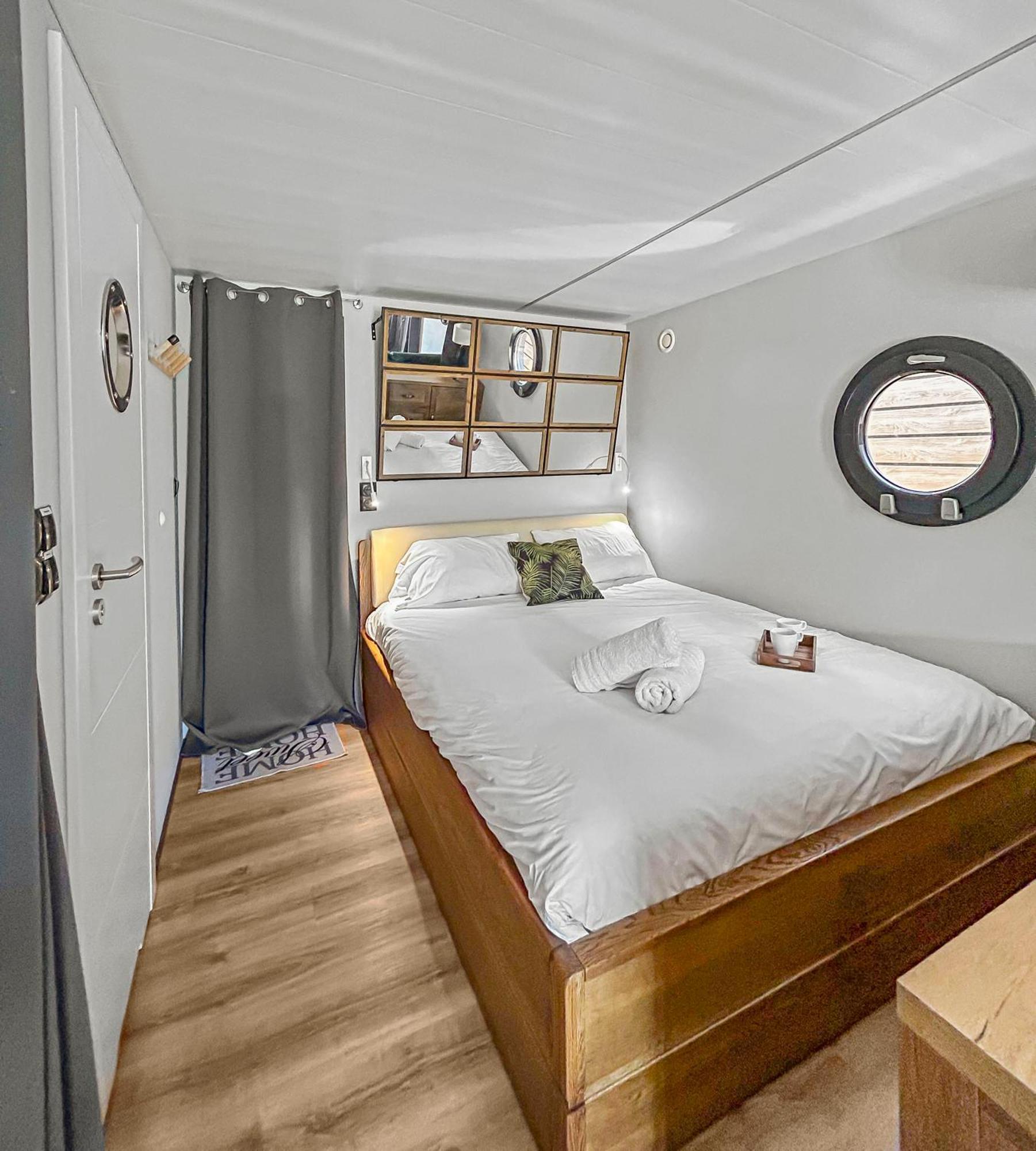 Sejour Unique Sur Un Bateau "Marius" Hotell Vauvert Eksteriør bilde